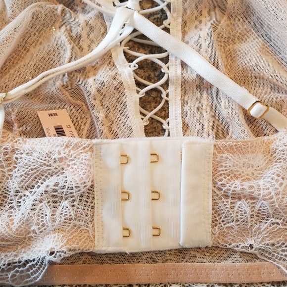 Victoria's Secret VERY SEXY unlined bralette - Picture 6 of 6
